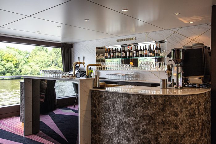 Club Lounge